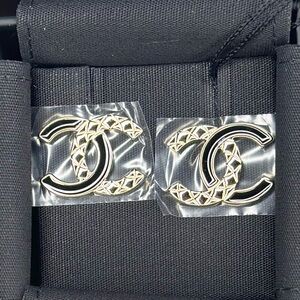 Chanel BRAND NEW Pierced CC Earrings